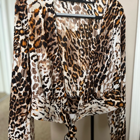 Clothes - Picture 3 of 4